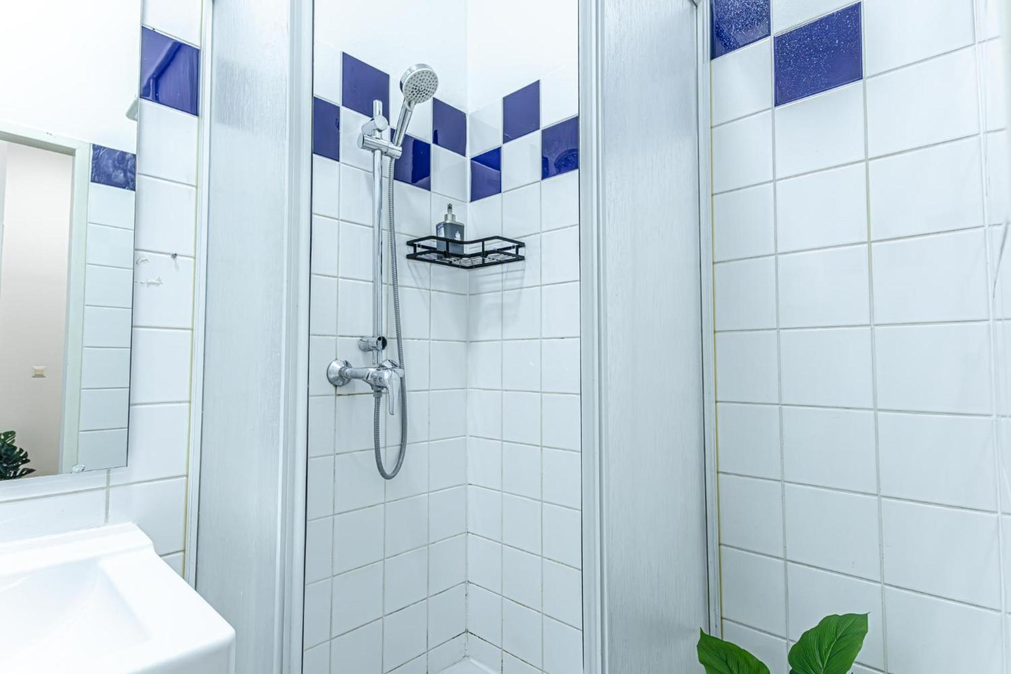 Superior 2Br Apartment - Perfect For Longstays Wina Bagian luar foto